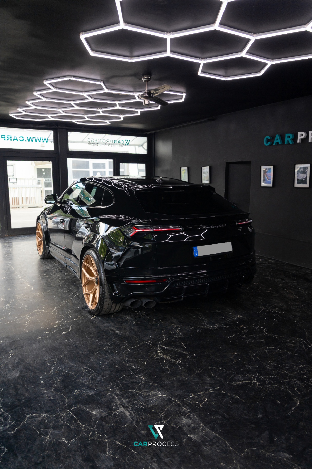 Lamborghini Urus Heck im Atelier