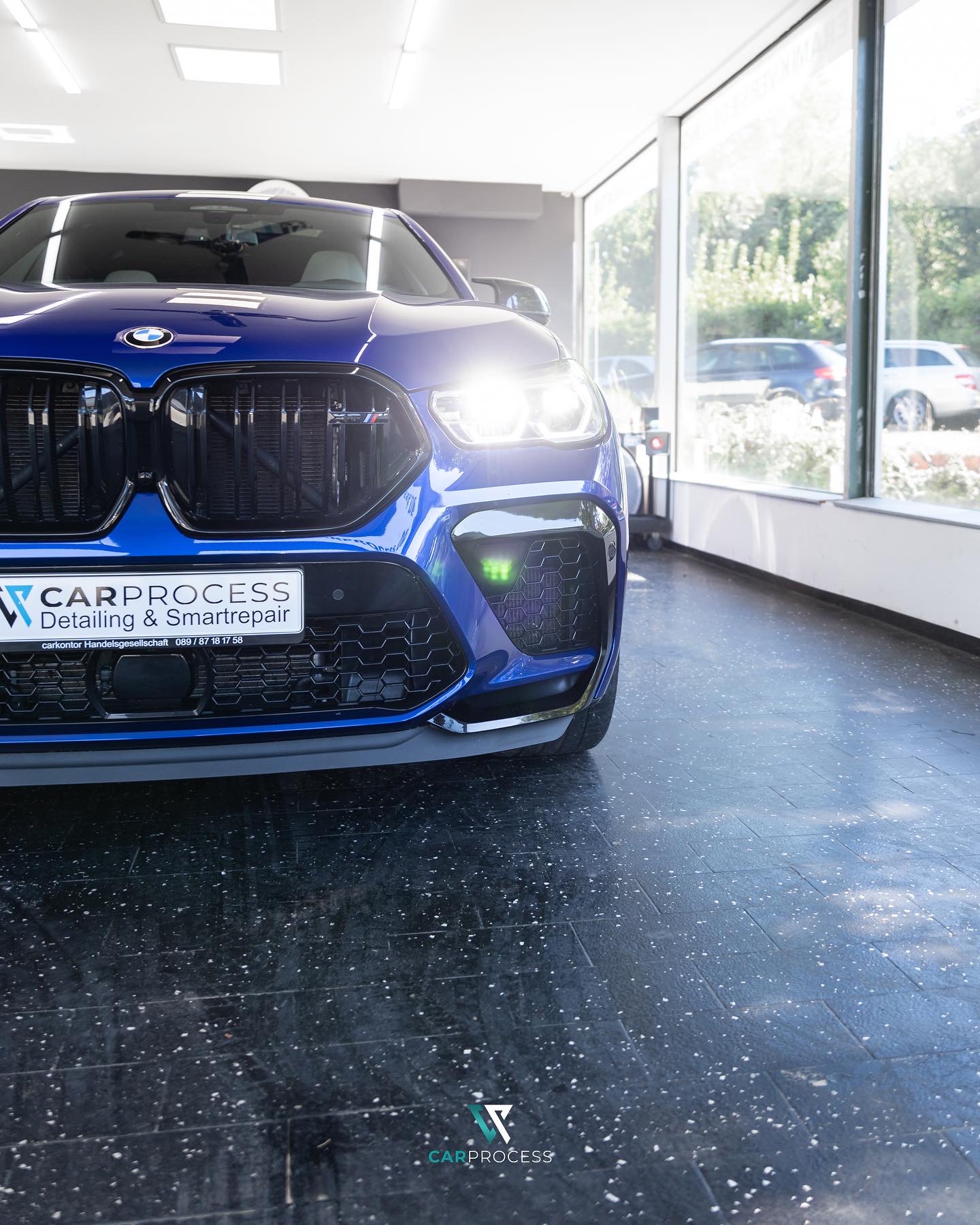 BMW X6 M Competition Marina Bay Blau
